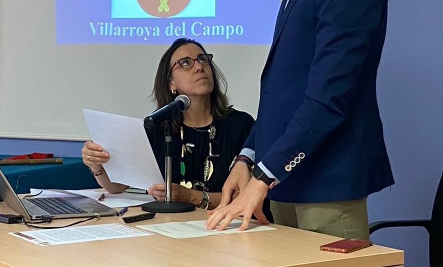 Nuestra secretaria vuelve a casa